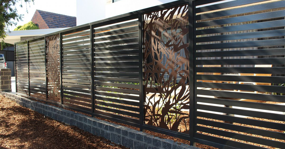 Woodview Privacy Screen by Balustrade Design
